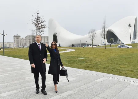 Prezident İlham Əliyev Bakıda yeni salınmış parkın açılışında iştirak edib - YENİLƏNİB