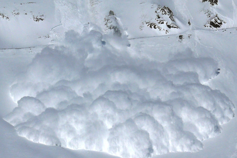 Yaponiyada qar uçqunu nəticəsində 6 məktəbli həlak olub