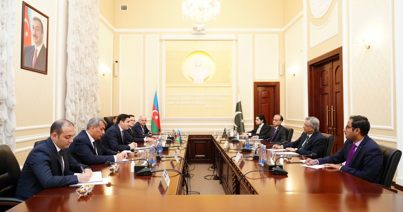 Ədliyyə naziri Fərid Əhmədov pakistanlı həmkarı ilə görüşüb