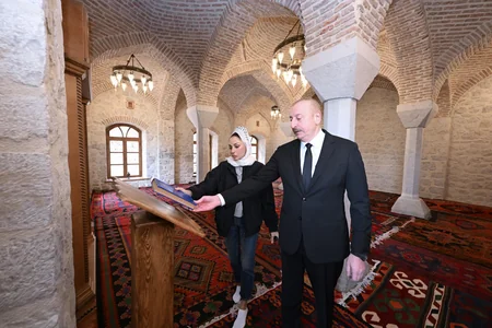 Президент и первая леди приняли участие в открытии мечети Мамайы в Шуше