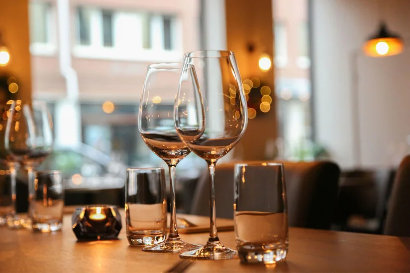 Xırdalanda kafe sahibi və müştəriləri cərimələndi