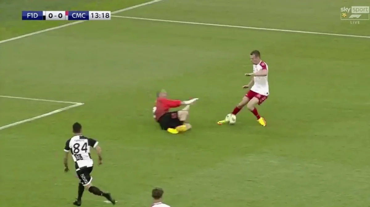 Rusiyalı pilot Formula 1 prezidentinin eynəyini sındırıb