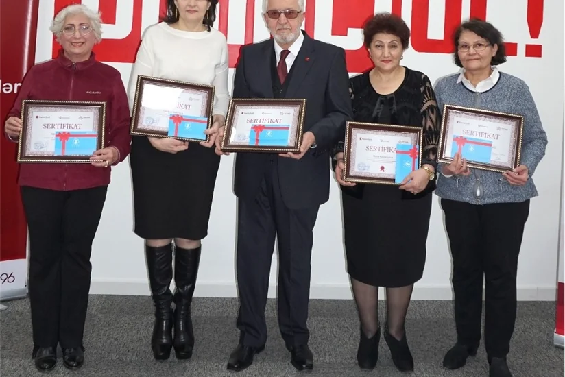 Kapital Bankda ahıl “Könüllülər”in də məzun günü keçirilib