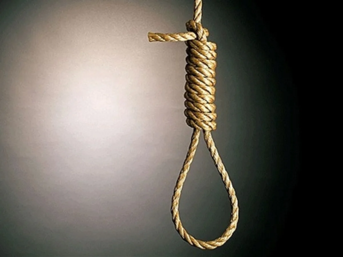 Goranboyda kişi əczaxanada özünü asıb