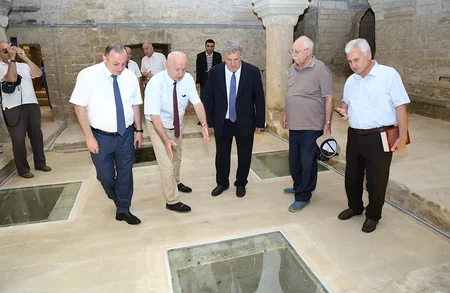 Bakıda Zərgərpalan hamamının konservasiya işlərindən sonra açılışı olub