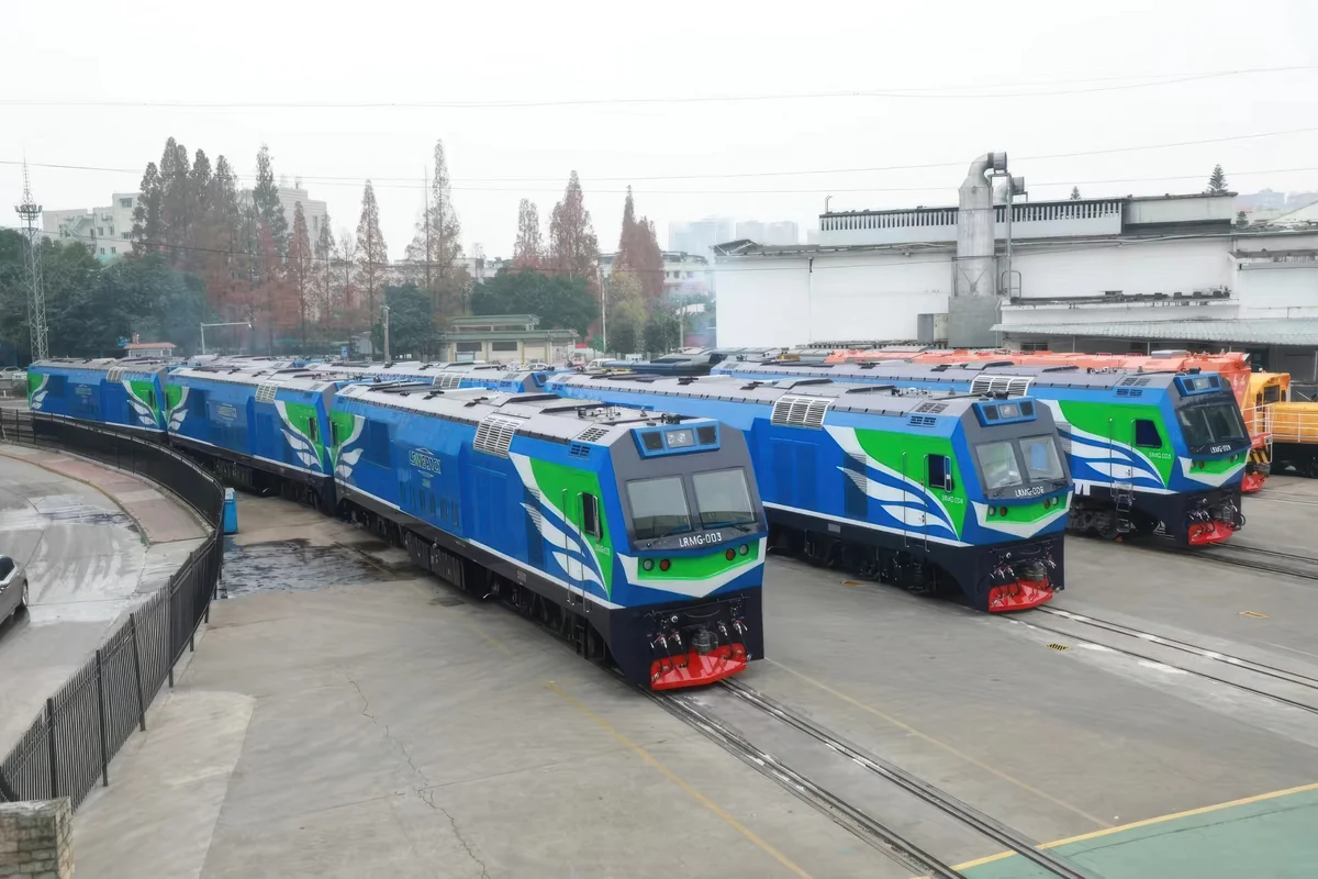 ADY: Şimal-Cənub dəhlizi üzrə artan yükdaşımaları qarşılamaq məqsədilə Çindən lokomotivlər alınır