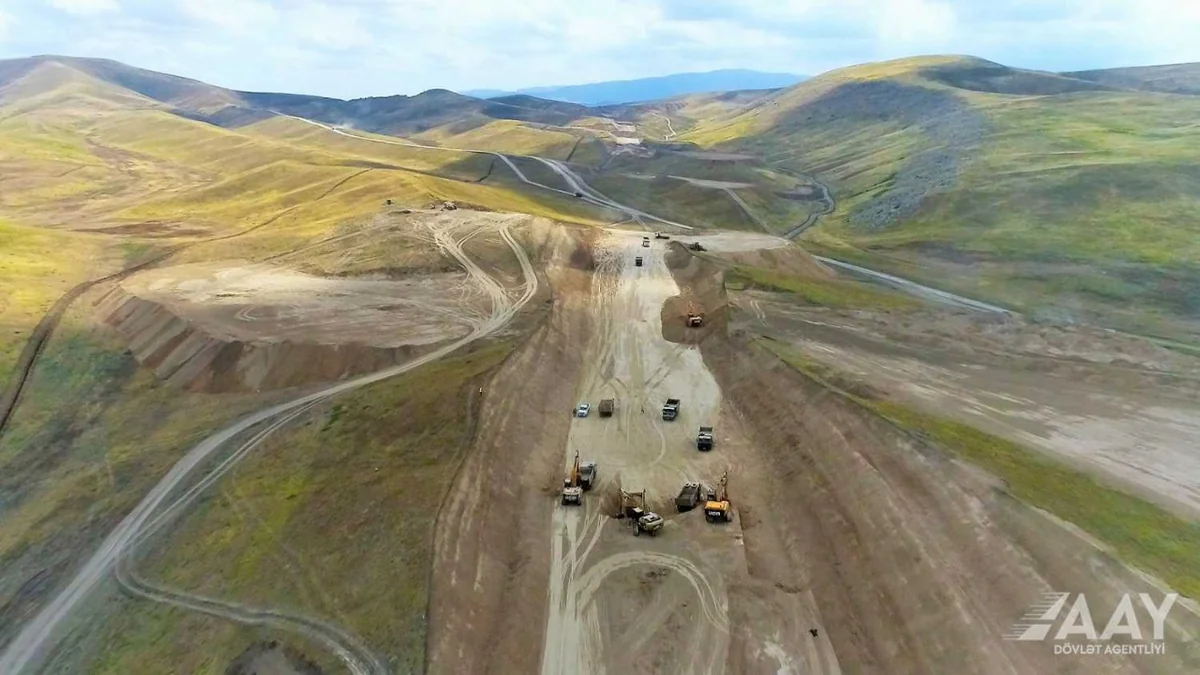 Füzuli-Ağdam avtomobil yolunun inşası sürətlə davam edir