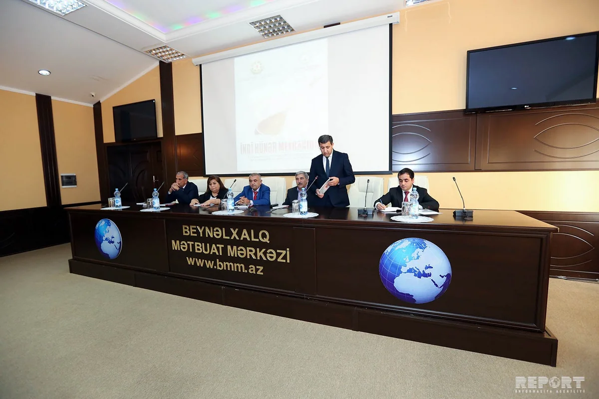 İndi hünər meydanıdır adlı kitabın təqdimat mərasimi keçirilib
