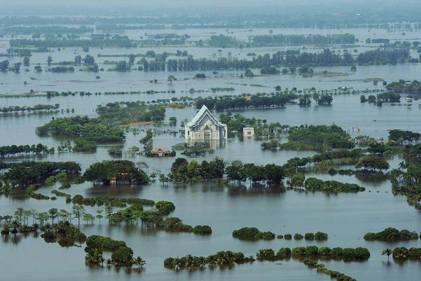 10 dead, 31 missing in US after flooding