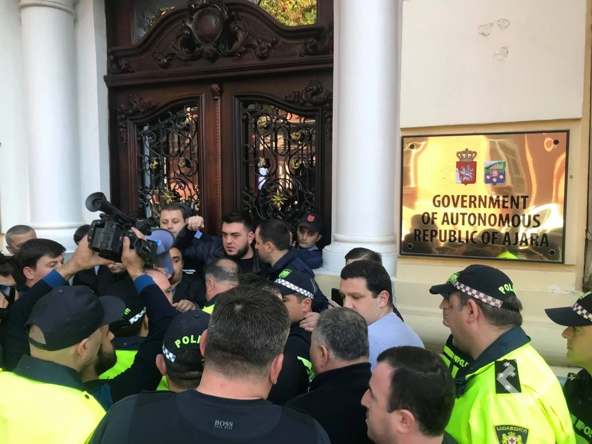 Batumidə etiraz aksiyası keçirilib, saxlanılanlar var