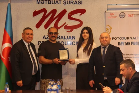 “Fotojurnalistikaya Dəstək Proqramı”nın təqdimat mərasimi keçirilib