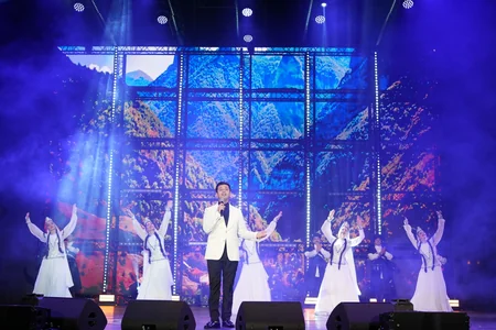 Heydər Əliyev Mərkəzinin parkında Milli Qurtuluş Gününə həsr olunan konsert keçirilib