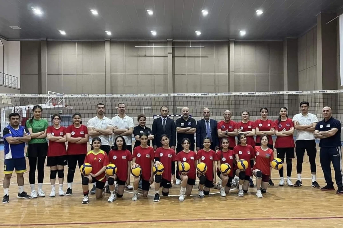 Voleybol məşqçiləri üçün seminar keçirilib