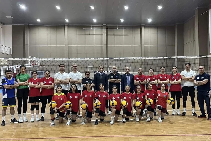 Voleybol məşqçiləri üçün seminar keçirilib