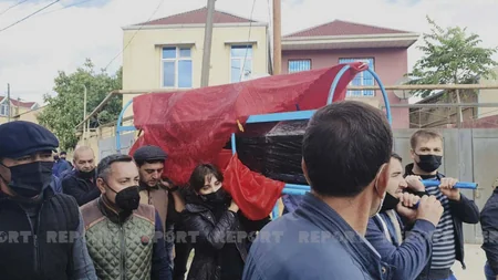 Koronavirusdan vəfat edən jurnalist dəfn olunub