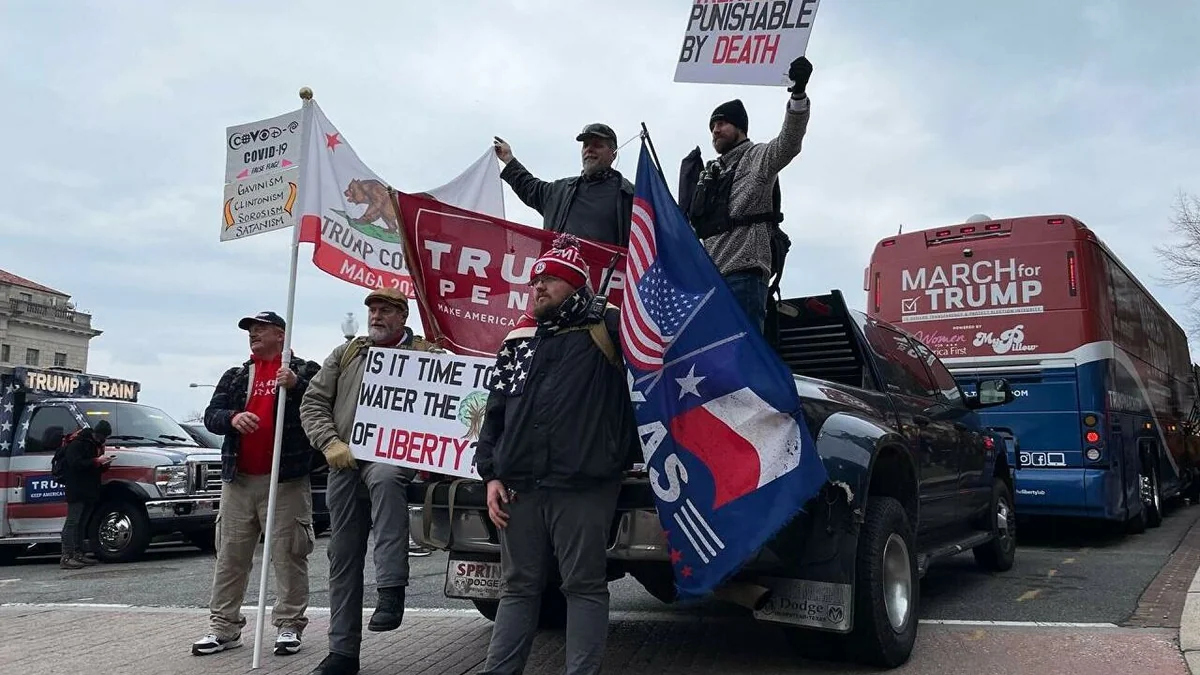 В Вашингтоне протестуют десятки тысяч сторонников Трампа