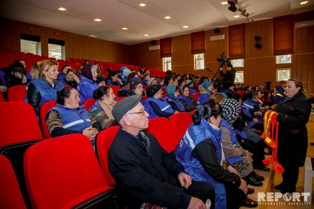 Bakıda süpürgəçilərə xüsusi geyimlər paylanılıb - FOTOREPORTAJ - YENİLƏNİB-2