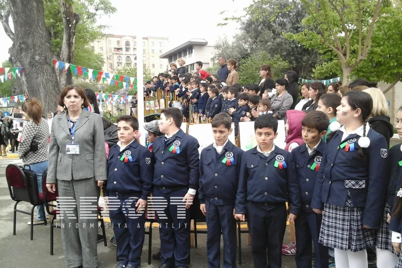 Yol hərəkəti qaydalarını yadda saxla və riayət et mövzusunda tədbir keçirilib