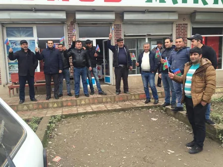 Parlament jurnalistləri Göygöldə bayraq aksiyası keçiriblər