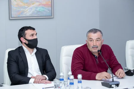 Sahil Babayev boks hakimləri ilə görüşüb