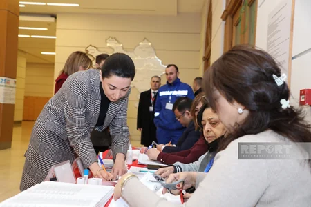 Ombudsman bələdiyyə seçkilərində səs verib