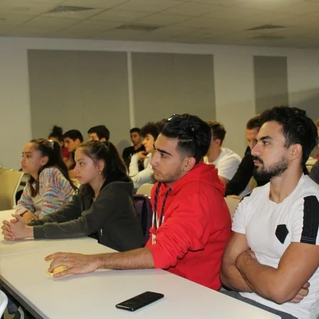 AMADA gimnastika və stolüstü tennislə məşğul olan idmançılar üçün seminar təşkil edib