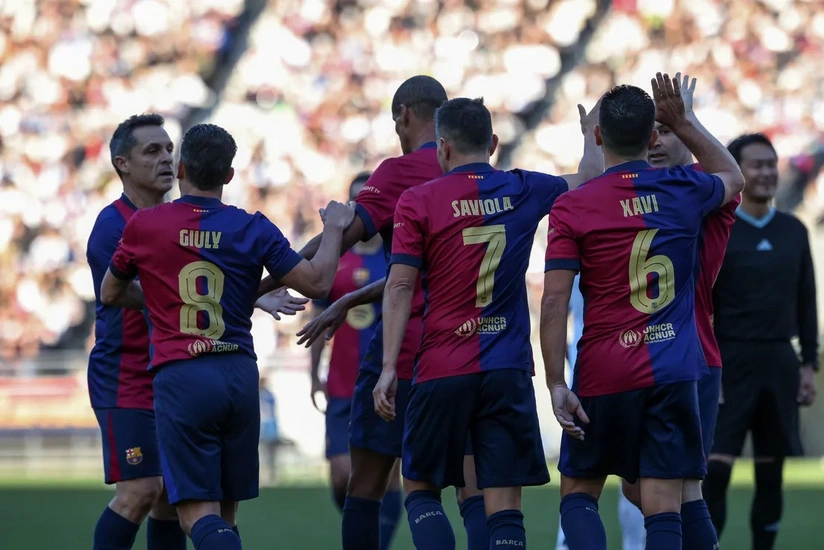 Barselona və Realın əfsanələri yoldaşlıq matçı keçirib