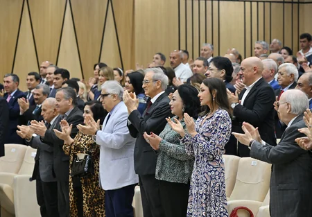 İlham Əliyev və Mehriban Əliyeva Ağdam Muğam Mərkəzinin açılışında iştirak ediblər - YENİLƏNİB-3