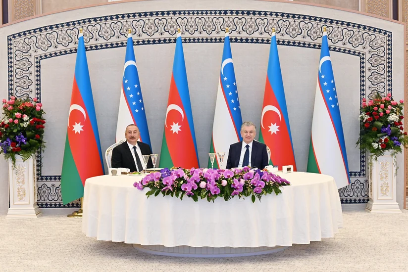 Şavkat Mirziyoyev Prezident İlham Əliyevin şərəfinə qəbul təşkil edib