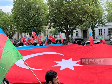 Berlində güney azərbaycanlılar etiraz aksiyası keçirib - YENİLƏNİB-2