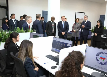 BƏT-in Baş direktoru Azərbaycan Həmkarlar İttifaqları Konfederasiyasında olub