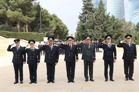 Prokurorluq orqanlarının xidməti fəaliyyətdə fərqlənən əməkdaşları mükafatlandırılıb