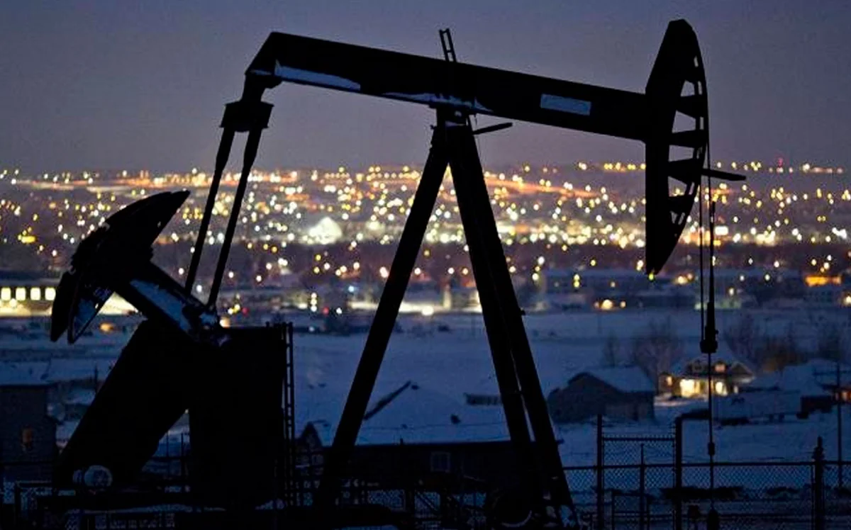 Brent oil falls to $82.3 per barrel