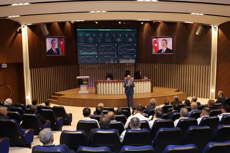 Rauf Vəliyev: Rəqəmsal idarəetmə vasitələri münasibətlərin daha şəffaf qurulmasına şərait yaradır