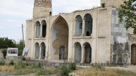 Журналисты посетили Джума-мечеть в Агдаме