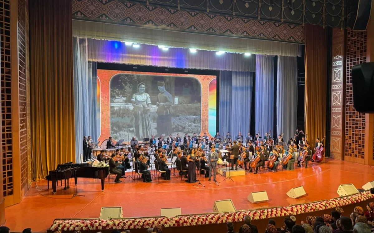Honored artist represents Azerbaijan at prestigious international event in Turkmenistan