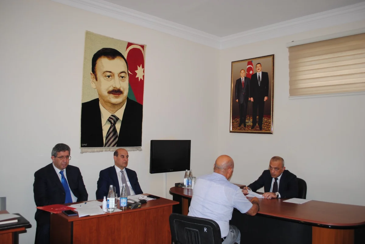 Dövlət Su Ehtiyatları Agentliyinin sədri Şirvanda vətəndaşları qəbul edib