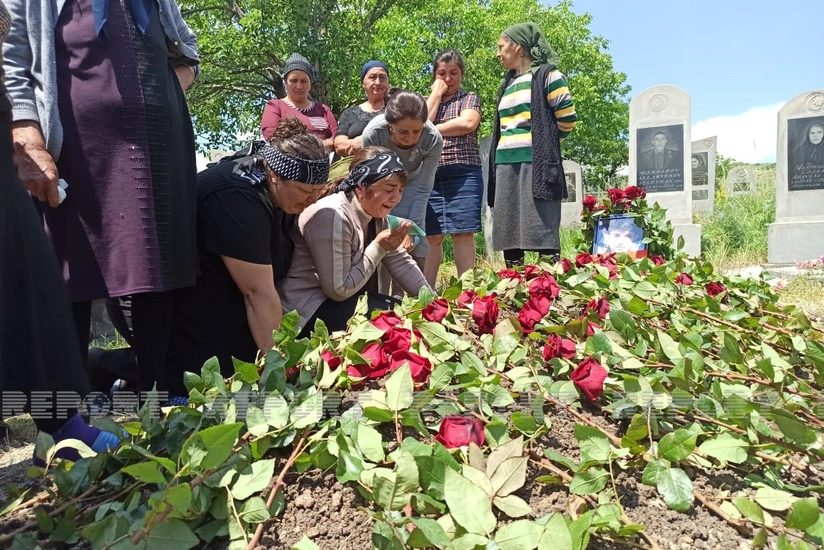 Vəkil Abdullayevin anası: Oğlumu qətlə yetirənə ən ağır cəza tələb edirəm