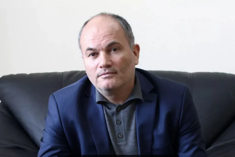 Bəzi şəxslər sərbəstliyə istinad edərək jurnalistlərin peşə davranış qaydalarını kobud şəkildə pozur - RƏY