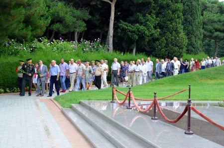 Bakı Ali Ümumqoşun Komandirləri Məktəbinin məzunlarının ənənəvi görüşü keçirilib - FOTO