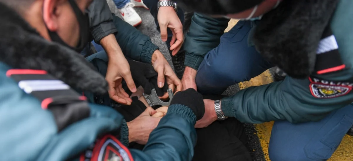 В Ереване произошла стычка участников акции протеста с полицейскими