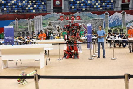 В Баку проходит V Олимпиада роботов