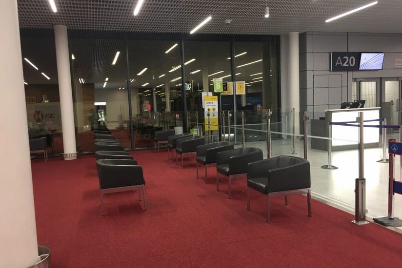 Paris-Orli hava limanının iki terminalı bomba təhlükəsi səbəbindən boşaldılıb