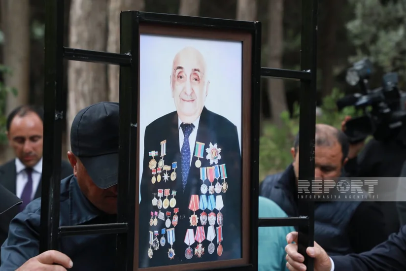 Prezident və Birinci vitse-prezident Xoşbəxt Yusifzadənin vəfatı ilə bağlı nekroloq imzalayıblar