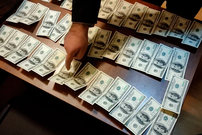 Şirvanda saxta dollar satan dəstə üzvləri saxlanılıb