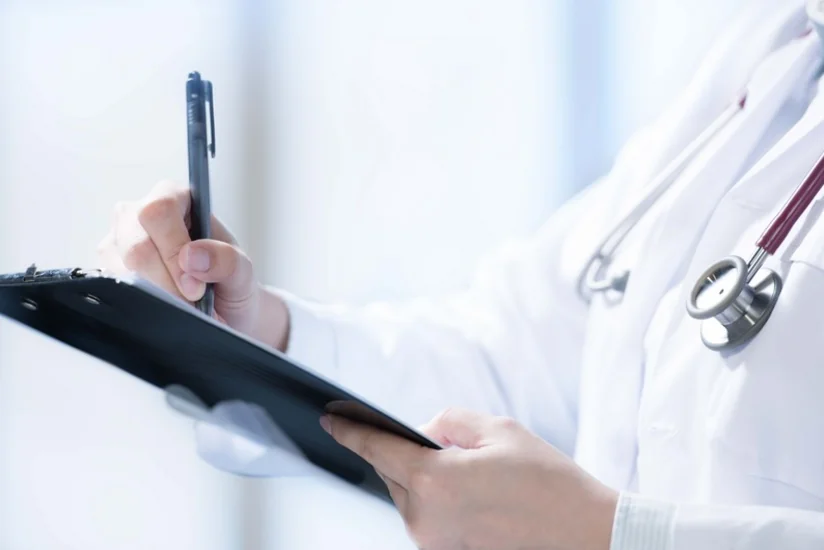Qobuda əri tərəfindən bıçaqlanan qadının Kliniki Tibbi Mərkəzdə müalicəsi davam etdirilir