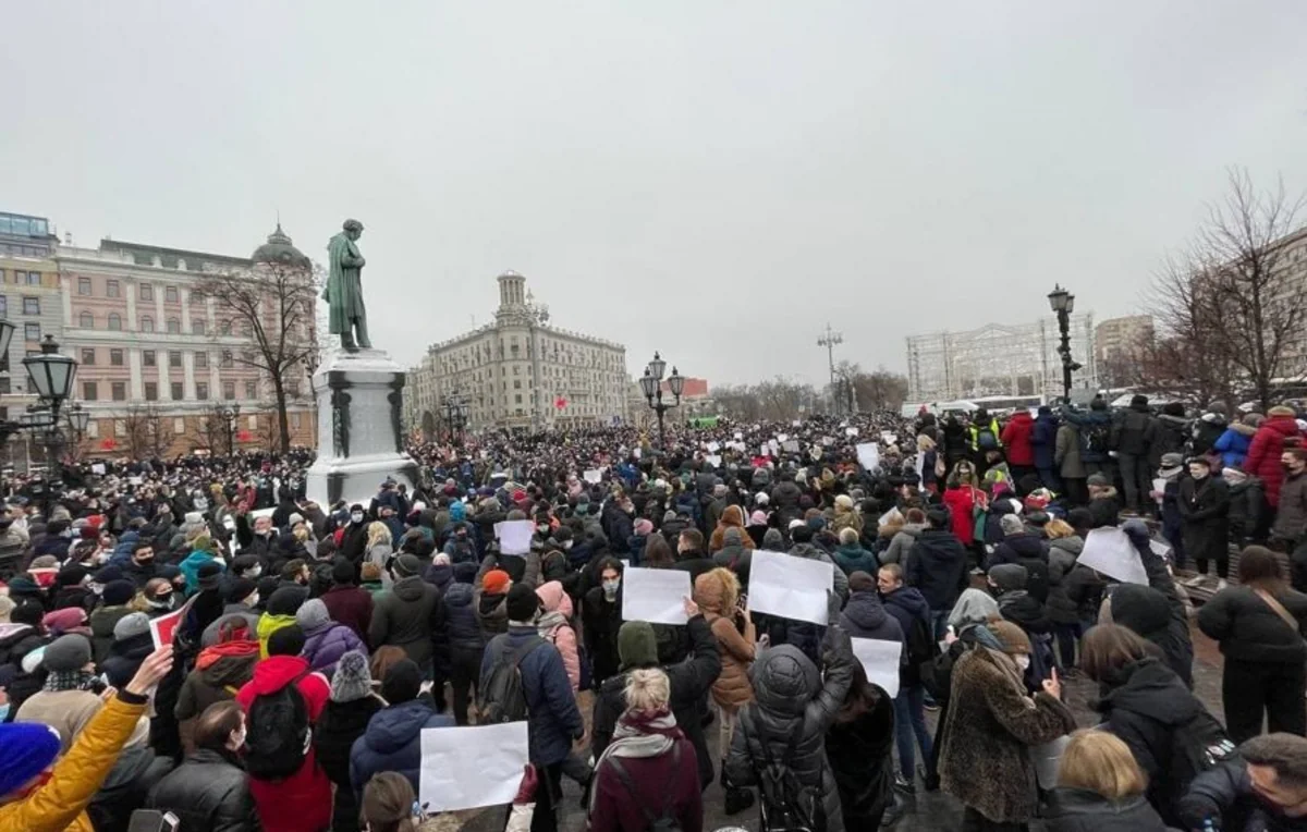 Moskvada mitinq qarşıdurmaya çevrilib, saxlanılanlar var