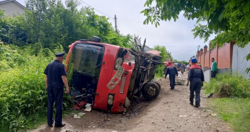 Rusiyanın Xabarovsk şəhərində 12 uşaq avtobus qəzasında yaralanıb