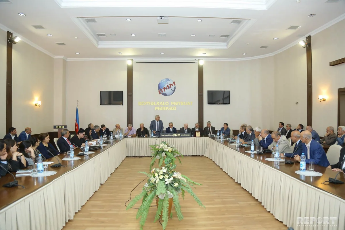 Əməkdar jurnalist Adil Cəmilin 65 illik yubileyinə həsr olunan tədbir keçirilib