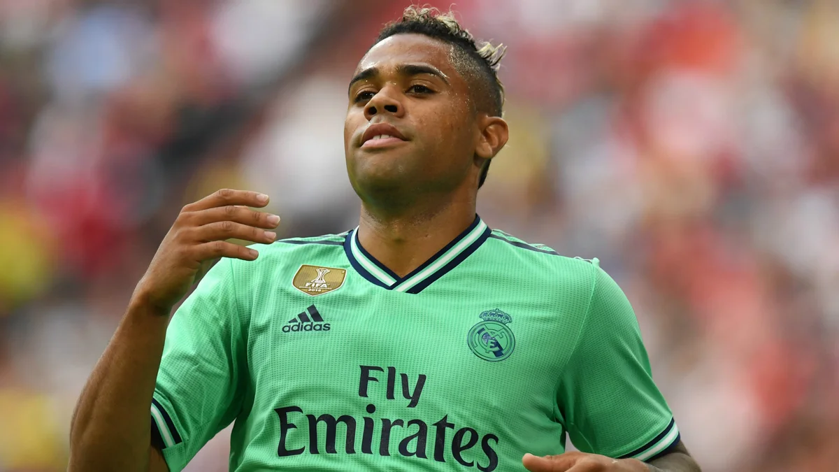 Real's Mariano Diaz wins over coronavirus